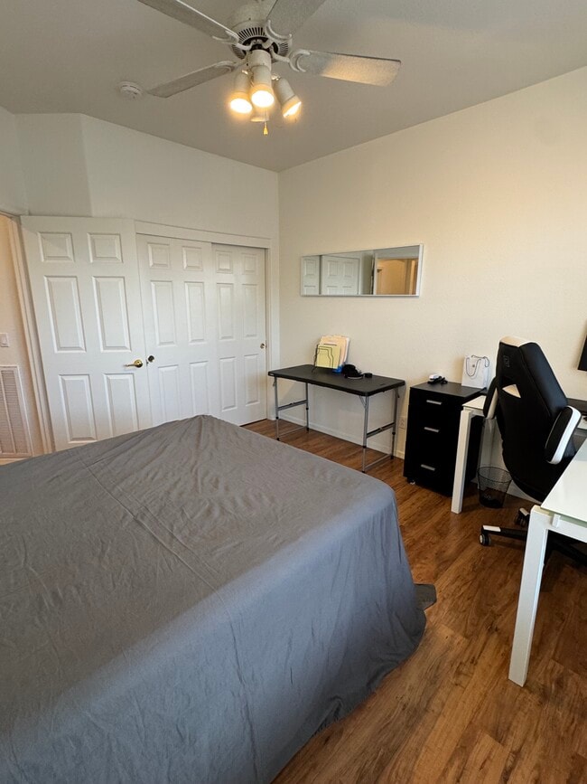 guest room - 1251 E Runaway Bay Dr