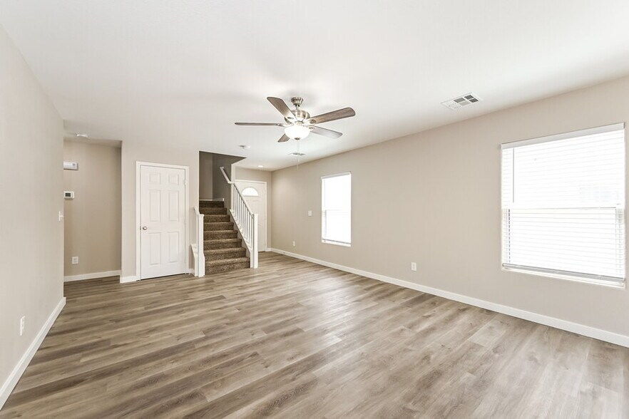 Building Photo - 6244 W Haleh Ave