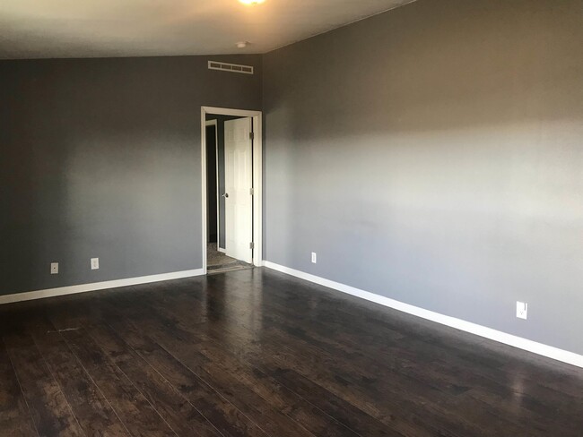 Building Photo - 127 Merrimac Trail