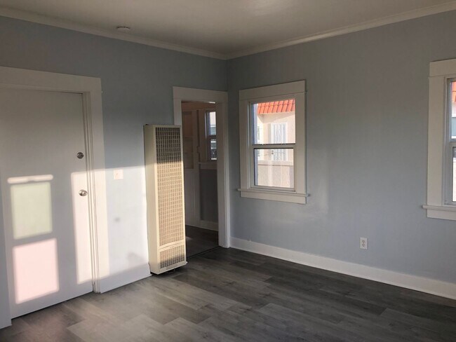 Building Photo - 722 Lime Ave