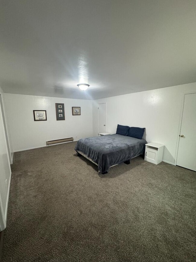 Building Photo - 315 Diamondville Ave