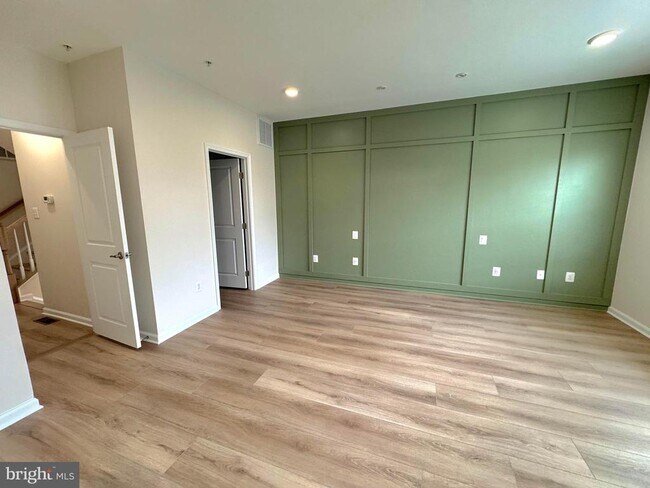 Building Photo - 9160 Landon House Ln