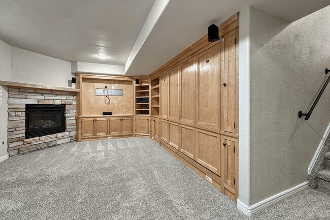 Building Photo - 12724 Henson Creek St