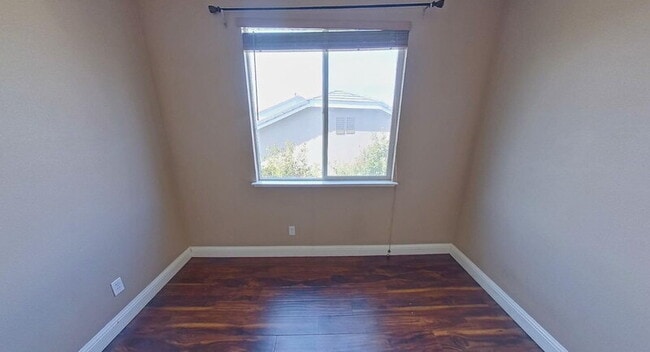 Building Photo - 1692 Woodhaven Cir