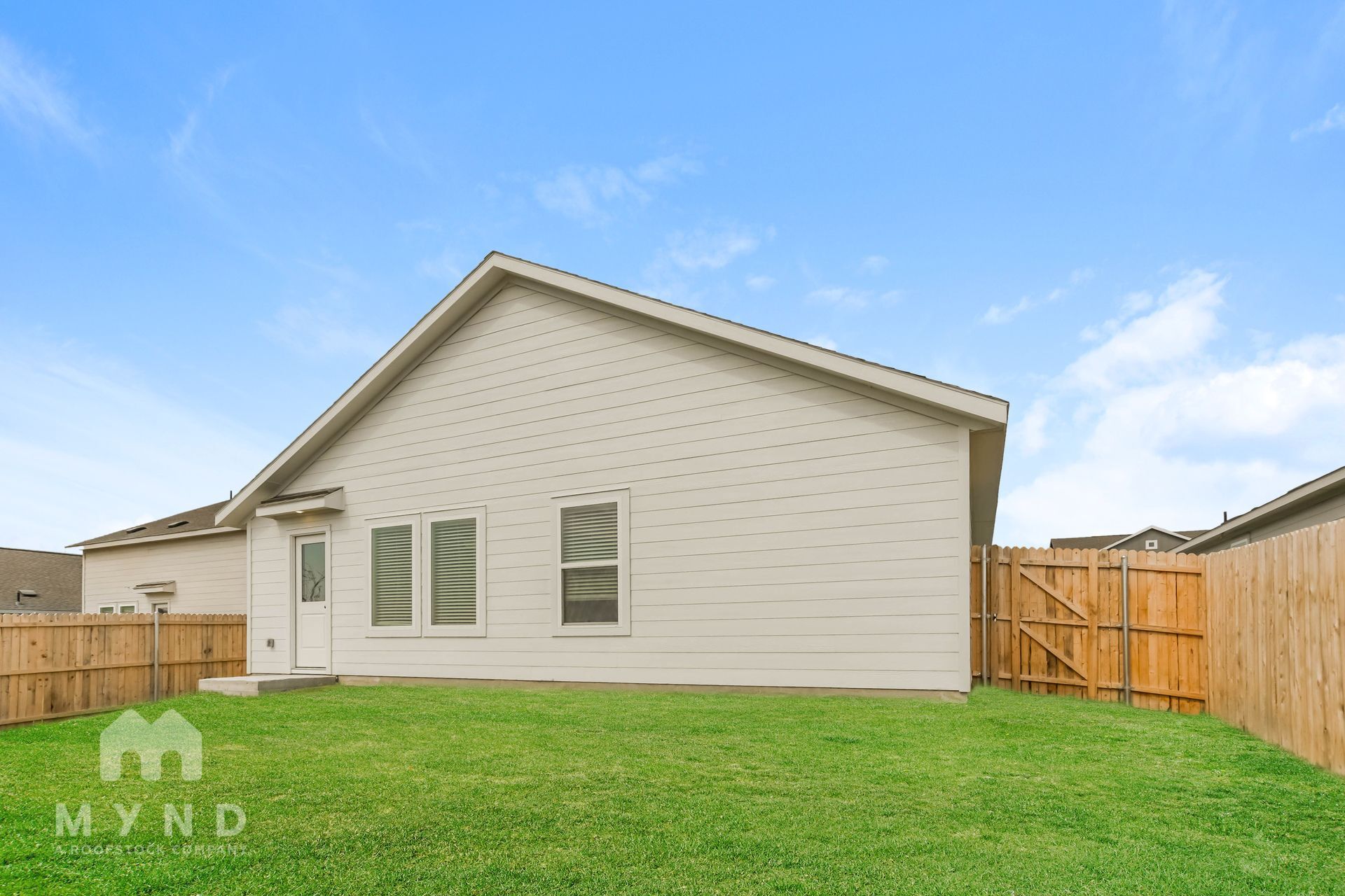 Building Photo - 2733 Mistwood Dr