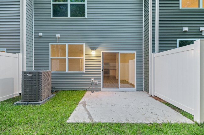 Building Photo - 904 Scarlett Maple St