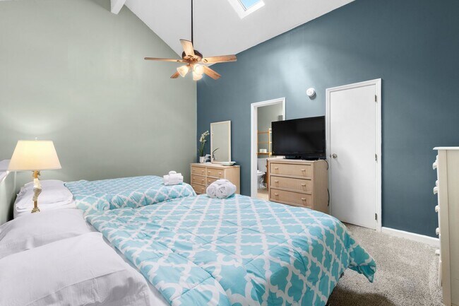 Building Photo - Free Utilities!! Seasonal Rental Available...