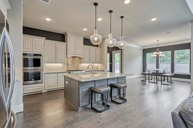 Building Photo - 12907 Mustang River Dr