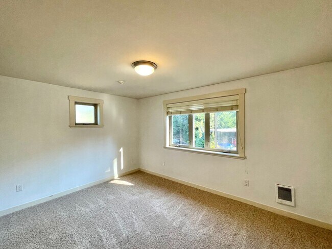Building Photo - Great Condo For Rent