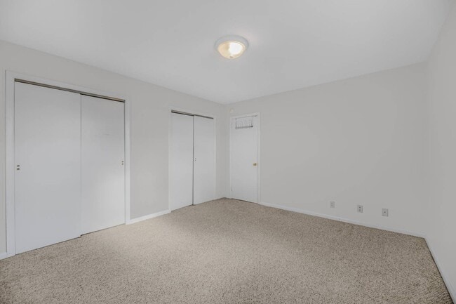 Building Photo - 120 Woodside Ave