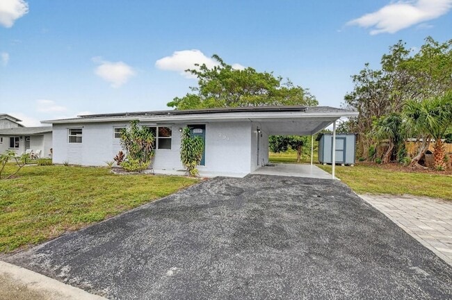 Building Photo - 291 NW 7th Ct