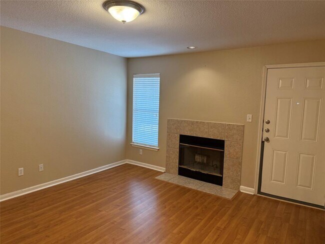 Building Photo - 7685 Northcross Dr