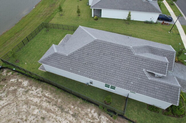 Building Photo - 14075 Spruce Pne Dr