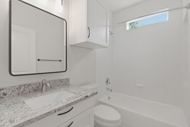 Building Photo - 3418 Shadowcrest Ln
