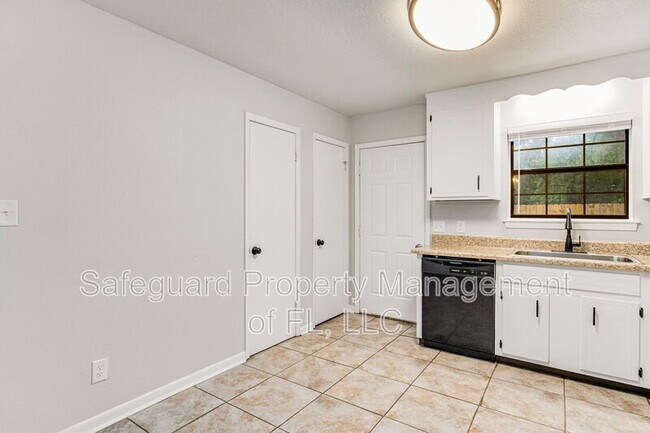 Building Photo - 4173 Ravenwood Dr