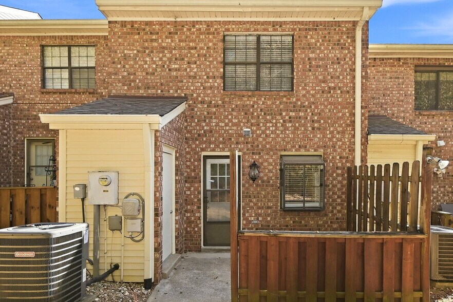 Building Photo - 232 Thistle Ln