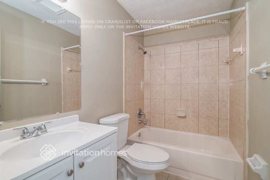 Building Photo - 4274 Walnut Bend
