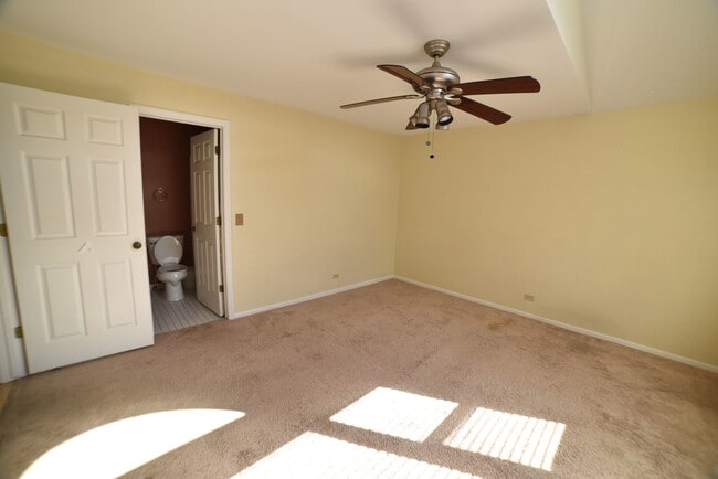Building Photo - 2545 Live Oak Ln