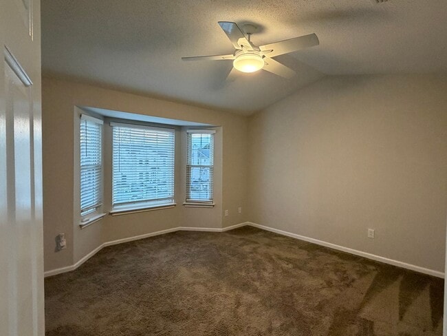 Building Photo - LANDSTOWN LAKES