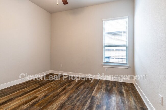 Building Photo - 3159 Daisy Meadow
