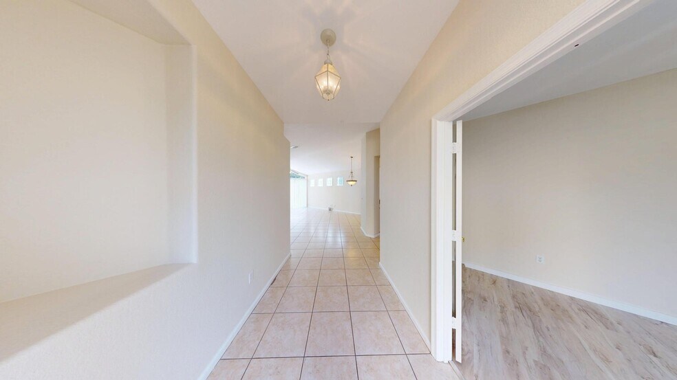 Building Photo - 9710 Wyeth Ct