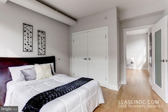 Building Photo - 809 6th St NW