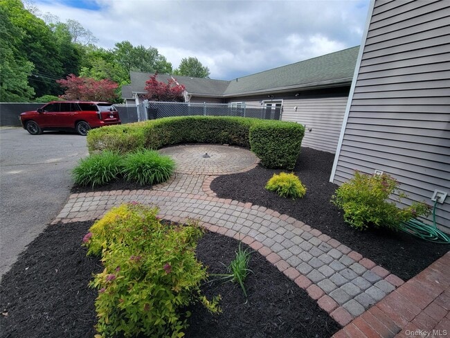 Building Photo - 41 NY-208