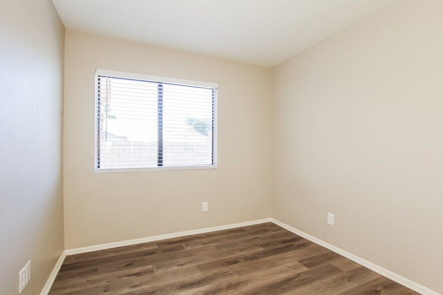 Building Photo - 3154 W Via Montoya Dr