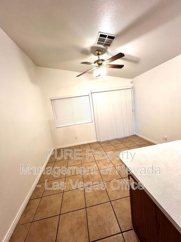 Building Photo - 5342 Chela Dr