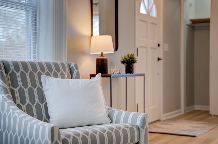 Building Photo - 834 Oregon St