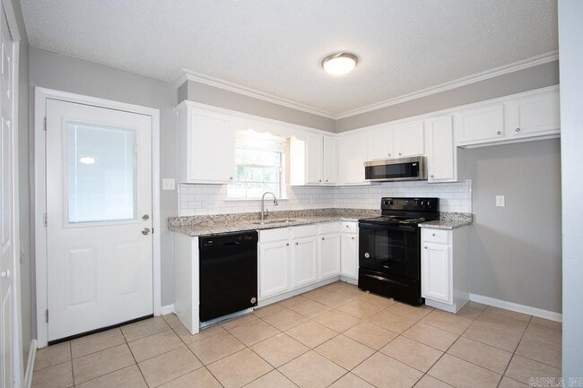 Building Photo - 19 E Laramie Dr
