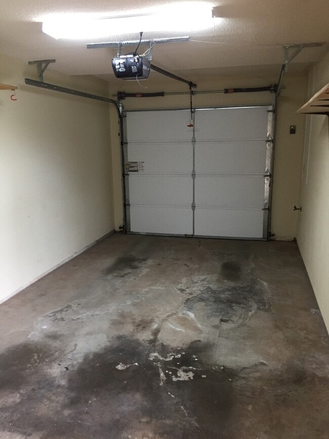 Building Photo - Spacious Wailuna! Centrally Located!