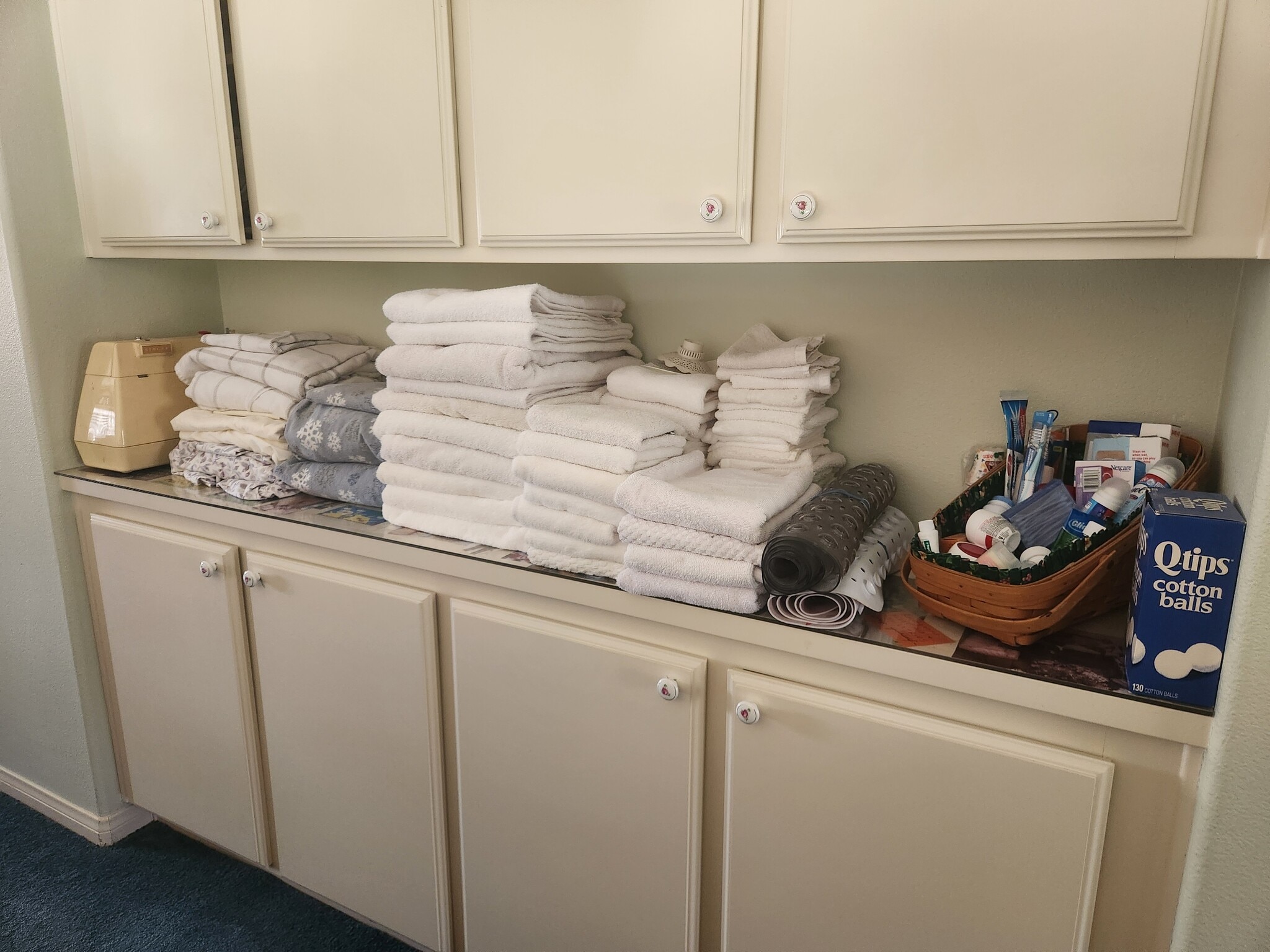 Balcony shelves with extra towels/toiletries - 10640 Bruns Dr