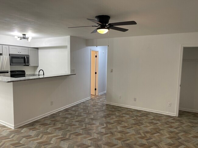 Building Photo - 7440 Fenner St