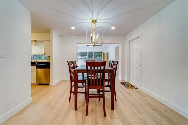 Building Photo - 11424 79th Ave