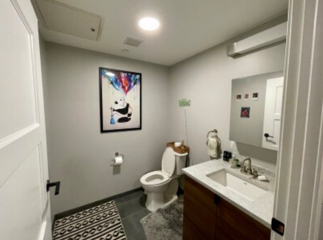 Building Photo - 104 Hemenway St