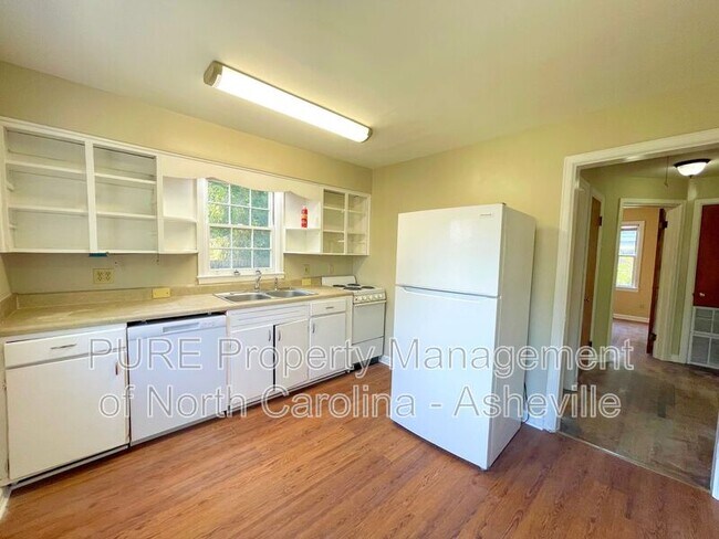 Building Photo - 127 Aurora Dr