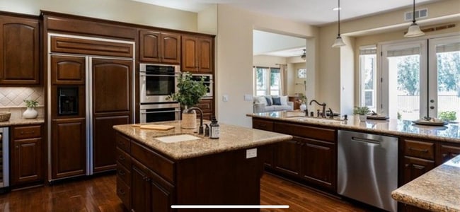 Building Photo - 965 Sophie Ct