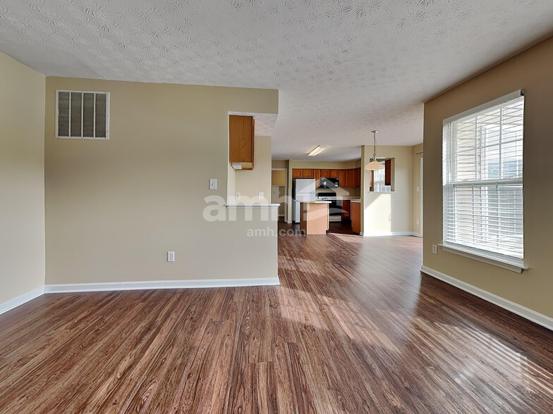 Building Photo - 10103 Edgerton Dr