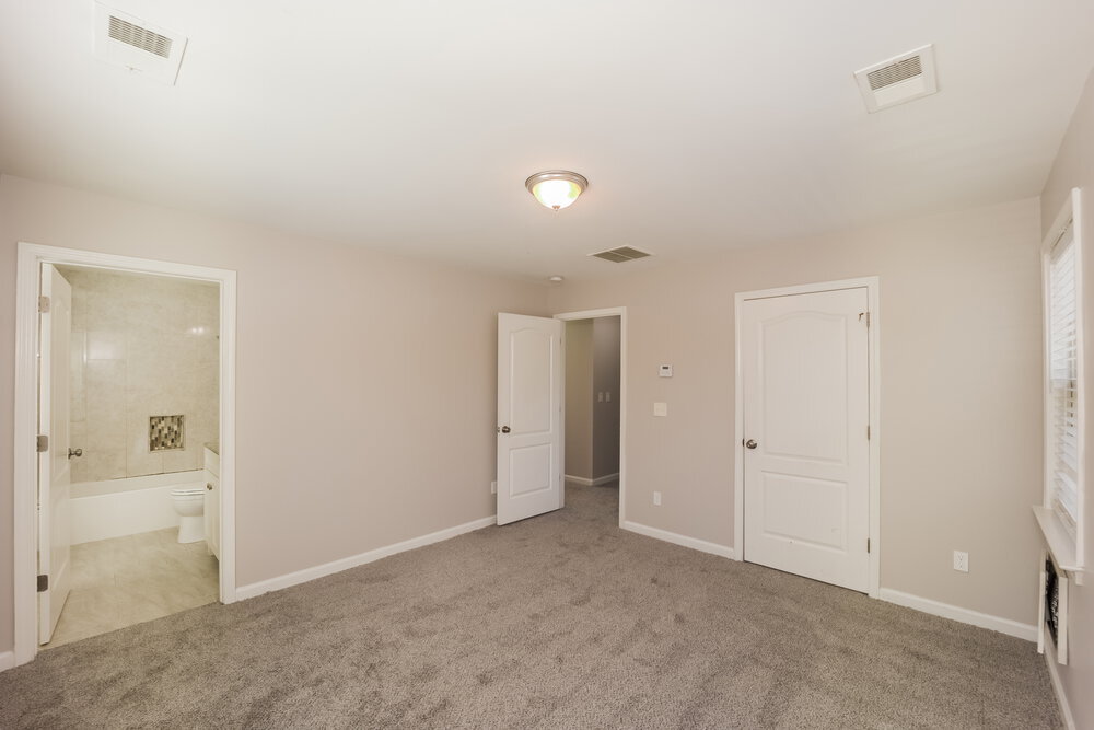 Building Photo - 1863 Phillips Ave