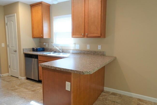 Building Photo - 161 Tiara Ridge Ln