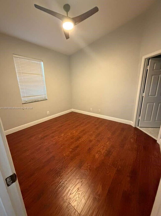 Building Photo - 1737 Carvelle Dr
