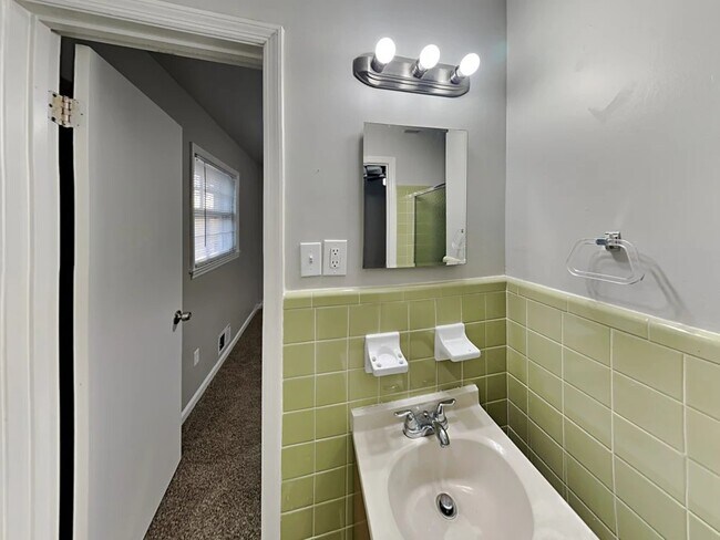 Building Photo - 3668 Scarlet Dr