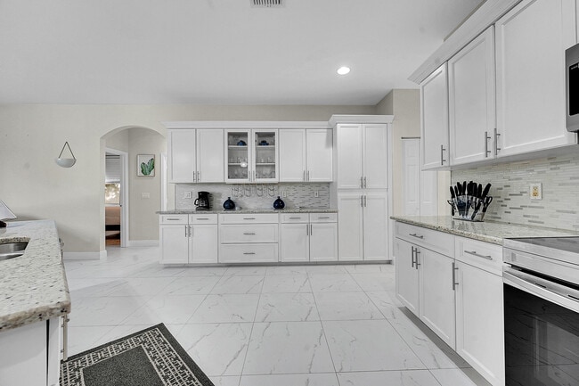 Building Photo - 13620 Folkestone Cir