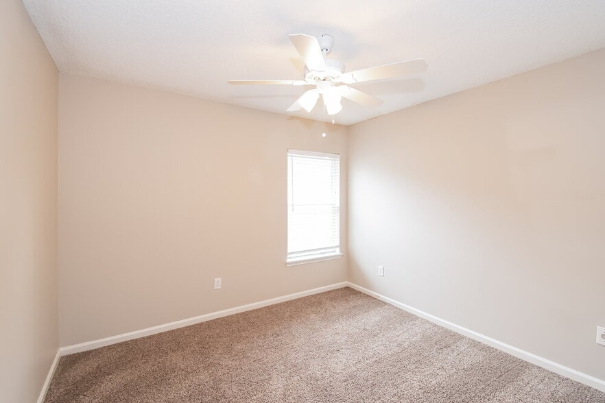 Building Photo - 14060 Red Rock Lake Dr