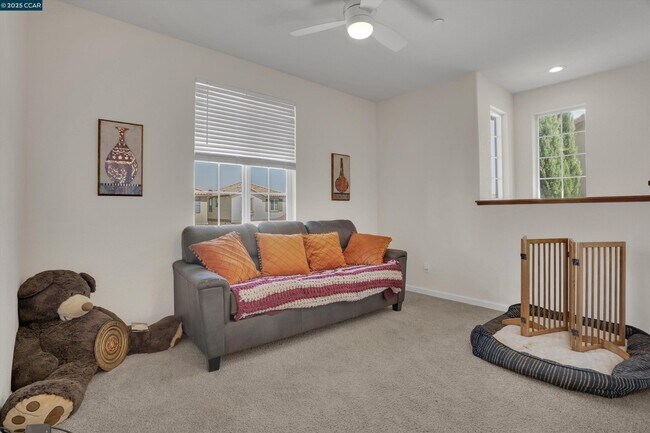 Building Photo - 351 Coolcrest Dr