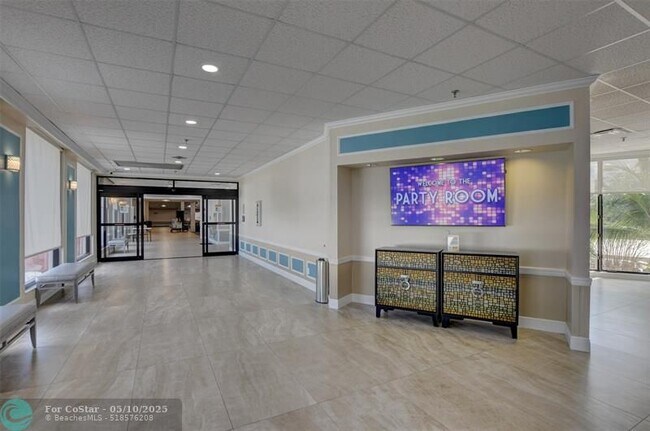 Building Photo - 476 Tilford V