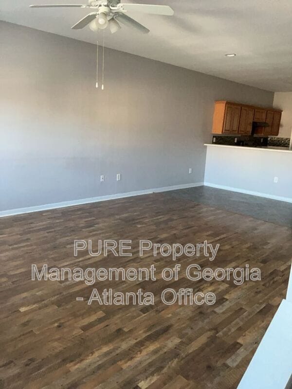 Building Photo - 4210 Oakwood Rd