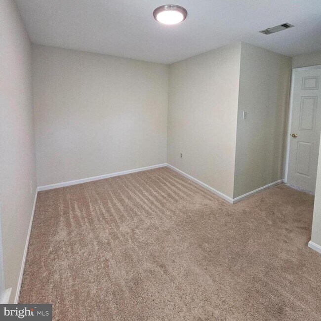 Building Photo - 5911 Sir Cambridge Way