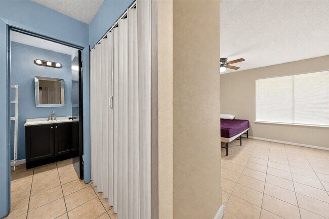 Building Photo - 13610 Sunswept Way
